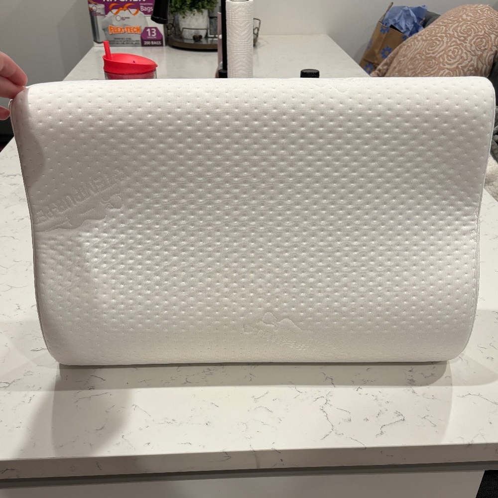 Tempur-pedic neck pillow size M